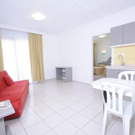 מלון Kocer Club מרמריס